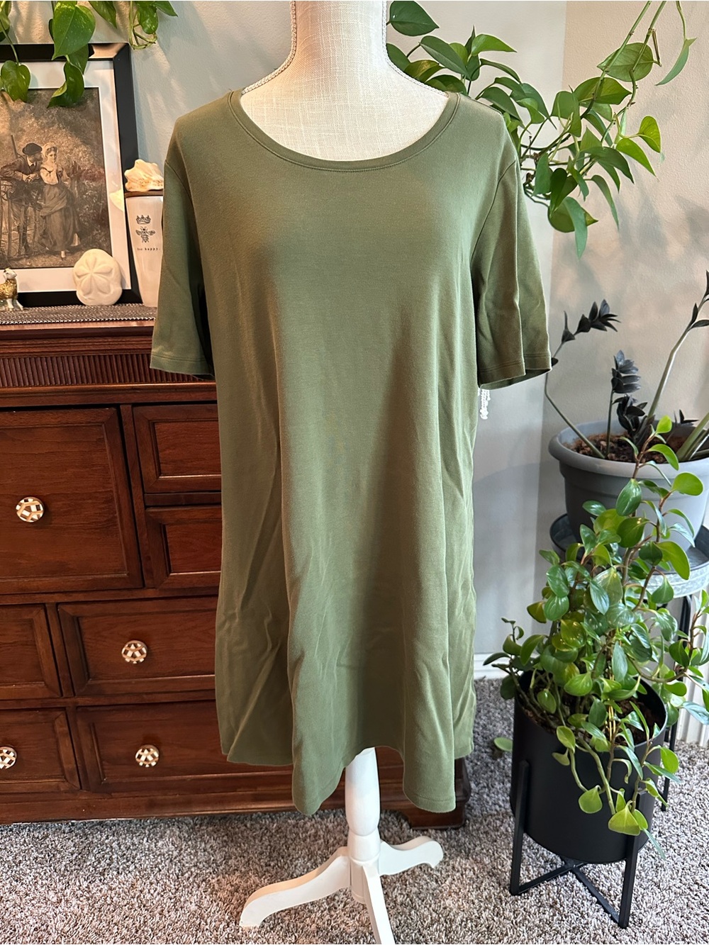 Isaac Mizrahi Olive Green Crew Neck Top with Pink Trim